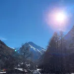 Kristall F * Saas-Grund