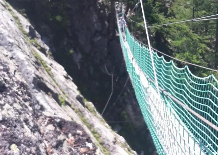 Kristall F * סאס-גרונד