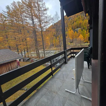 Kristall F Saas-Grund